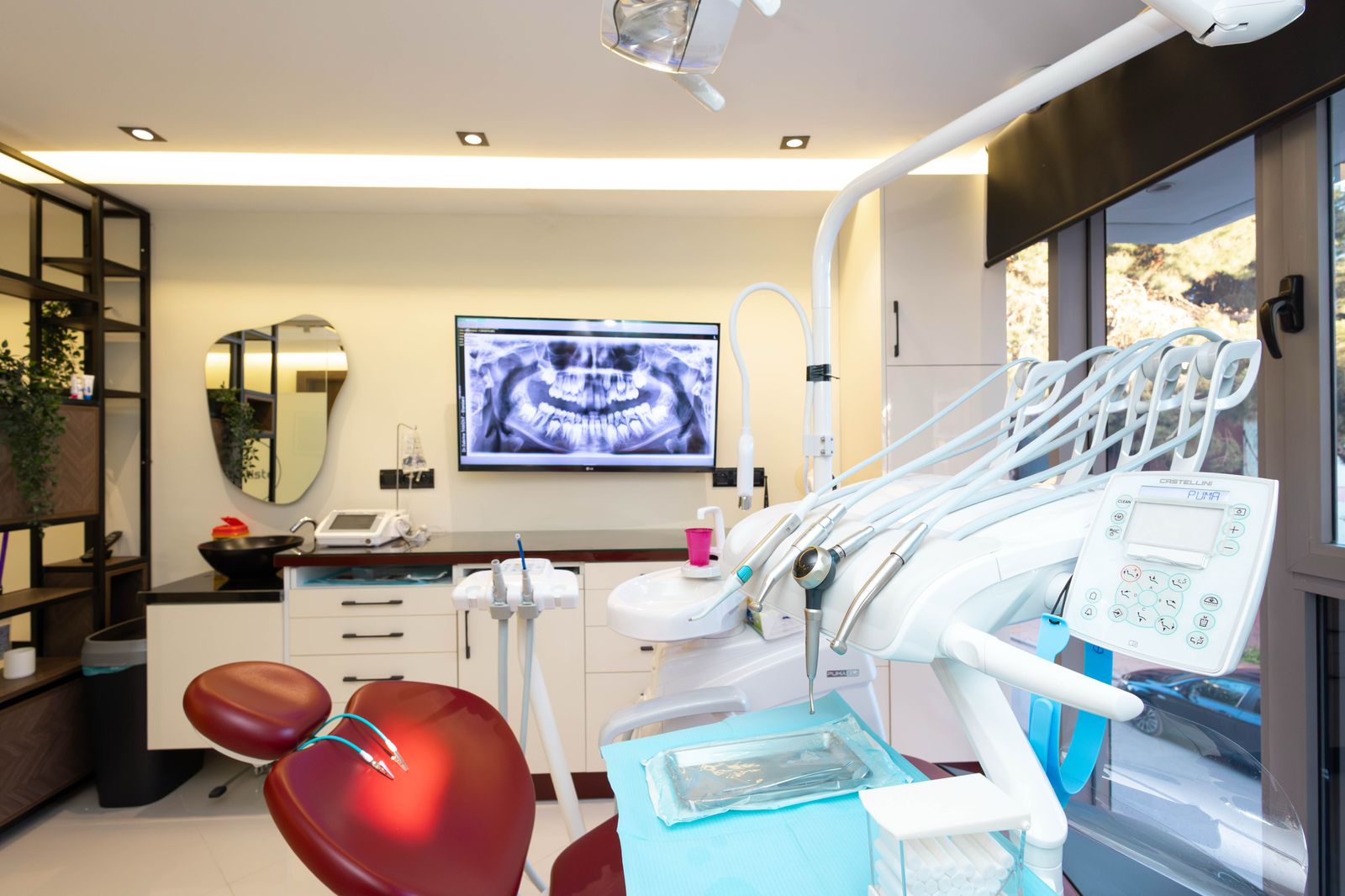 Vue d'ensemble de la salle de soin dentaire